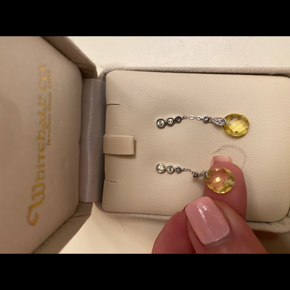 Earrings - Picture 3 of 5